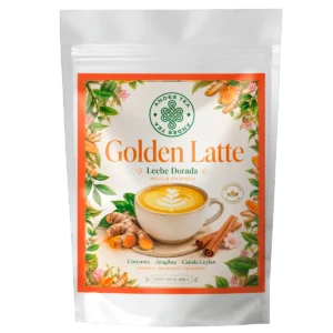 Golden Latte Andes Tea 200 g (Leche Dorada). Mezcla en polvo elaborada con cúrcuma, canela Ceylán, jengibre, coco natural y pimienta negra. Ideal para preparar una bebida cremosa, cálida y aromática en pocos minutos. Perfecto para disfrutar caliente o frío. Disponible en Andes Tea con despacho a todo Chile.